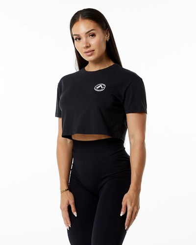 Black Alphalete Fitted Performance Short Sleeve Crop | 29387-MDPS