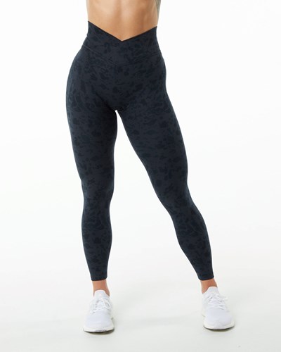 Pebble Print Black Alphalete Single Brushed Cross-Wrapped Legging | 29860-BZUV