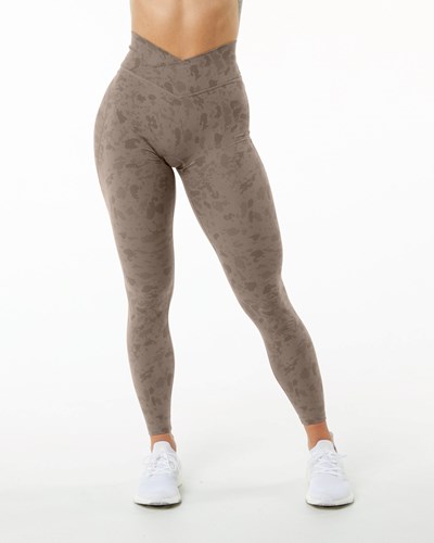 Pebble Print Mocha Alphalete Single Brushed Cross-Wrapped Legging | 06329-XVUO
