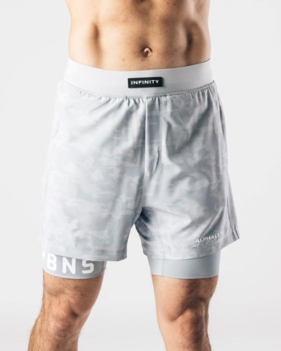 Silver Summit Alphalete Lined Woven 4-Way Stretch 5" Short | 48120-VBMG